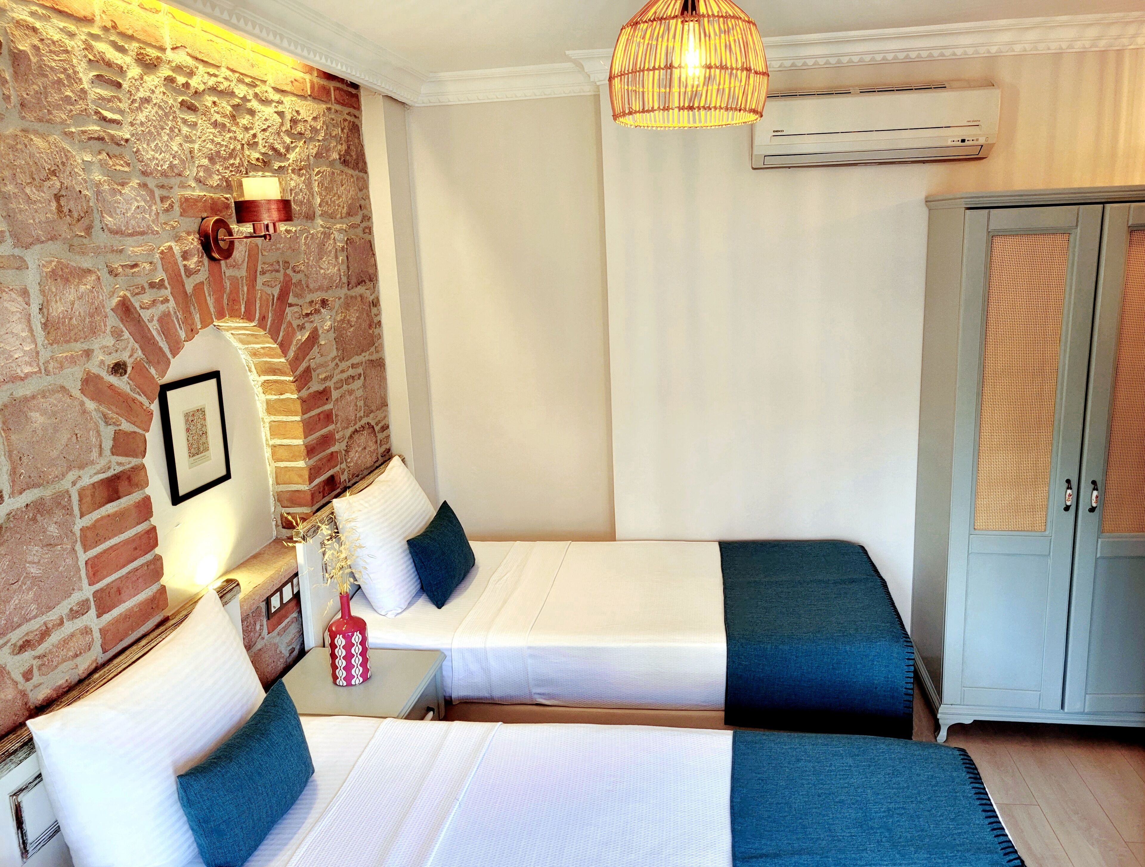 standard double room, balcony | minibar, iron/ironing board, free wifi