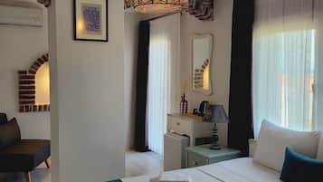 Minibar, iron/ironing board, free WiFi