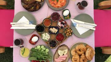 Free daily full breakfast