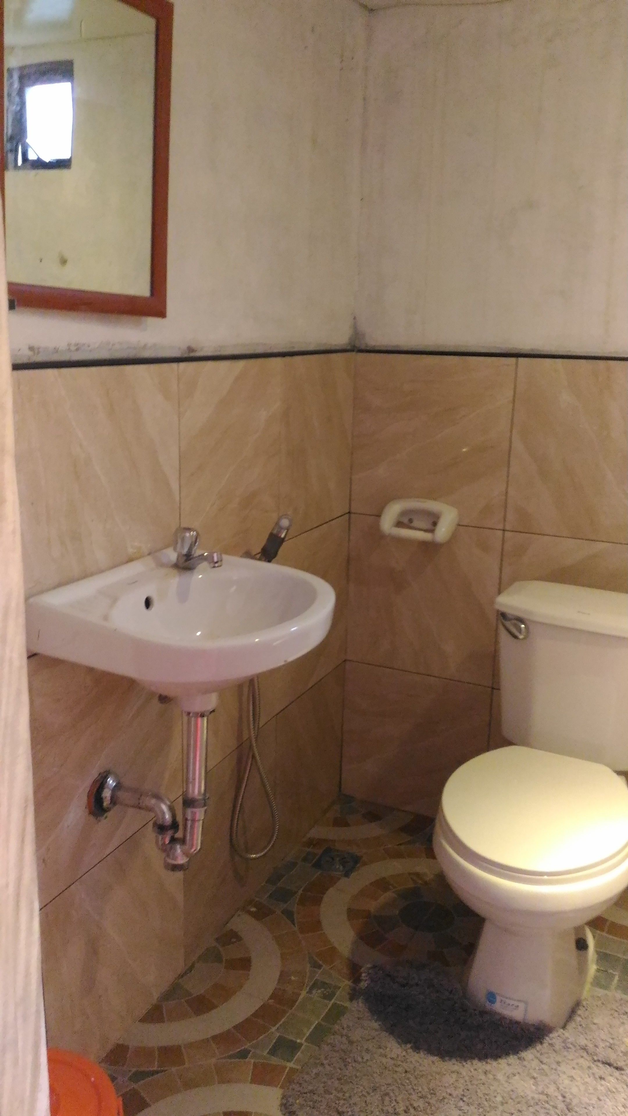 Family Room | Bathroom | Free toiletries, towels