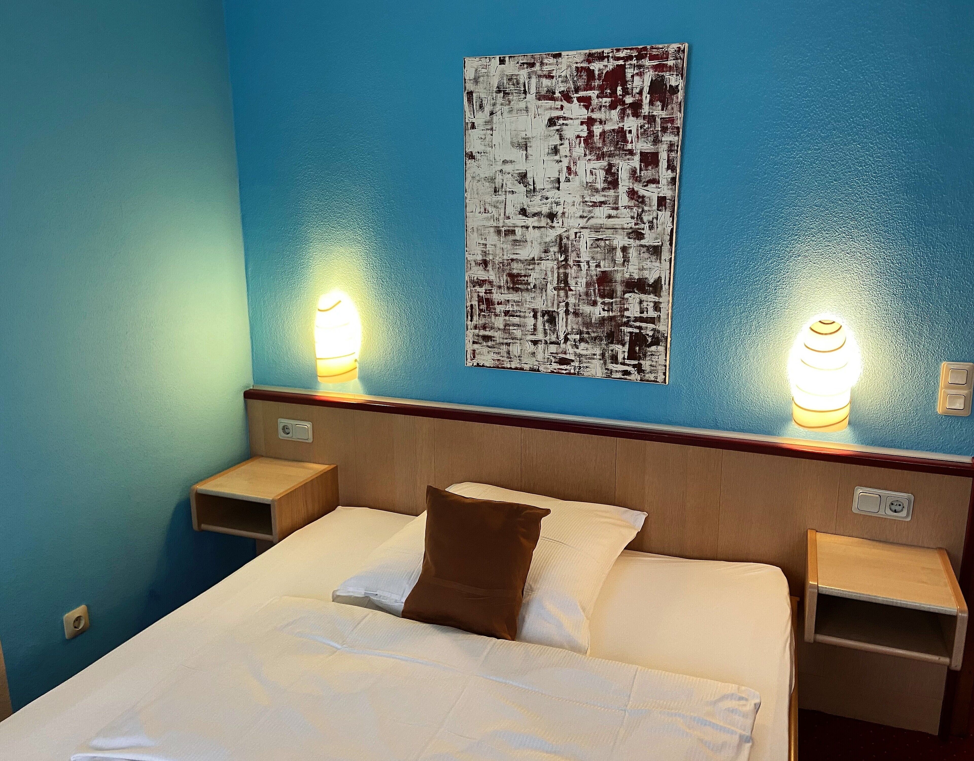 comfort single room | minibar, in-room safe, desk, soundproofing