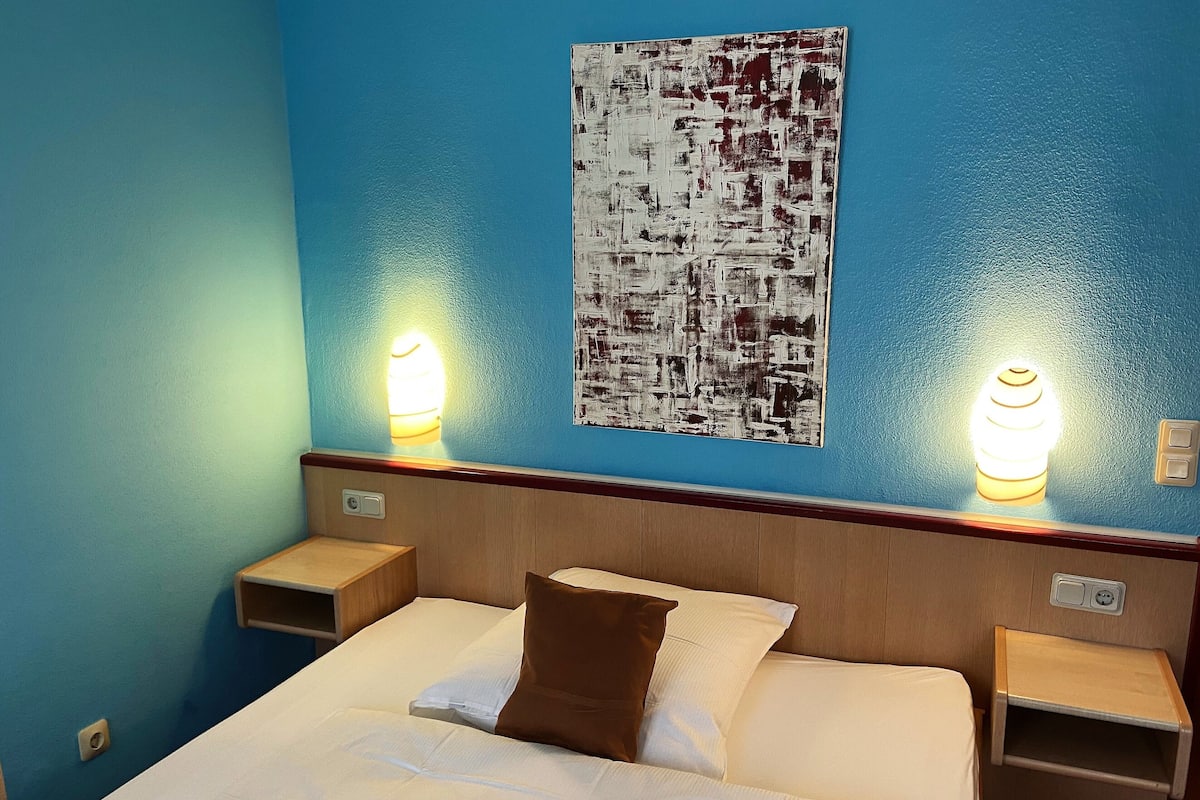 comfort single room | minibar, in-room safe, desk, soundproofing