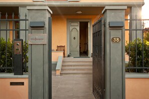 Entrée de l’hébergement