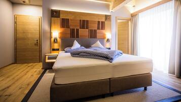 Comfort Double Room, Non Smoking | Bathroom | Hair dryer, bathrobes, towels