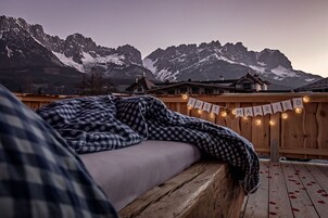 Tree House | Hypo-allergenic bedding, in-room safe, free WiFi, bed sheets