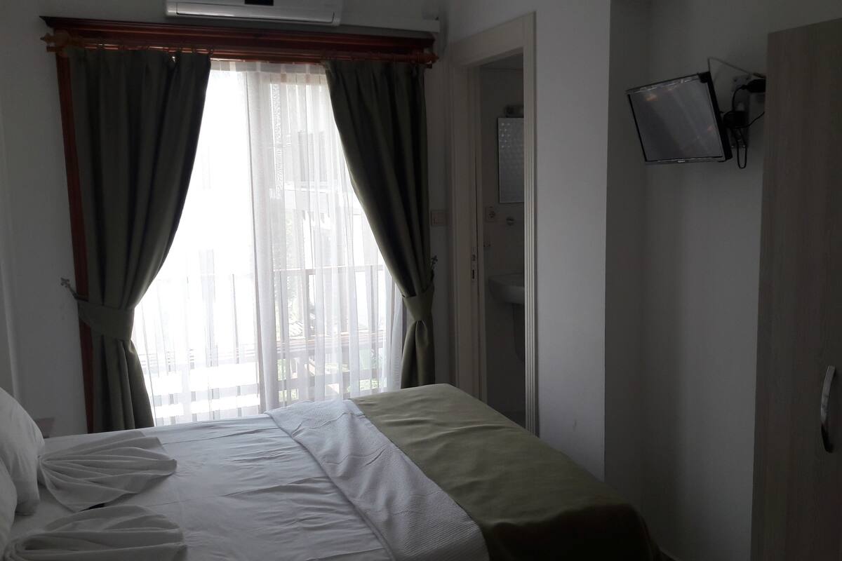 Studio, 1 Double Bed | Free WiFi