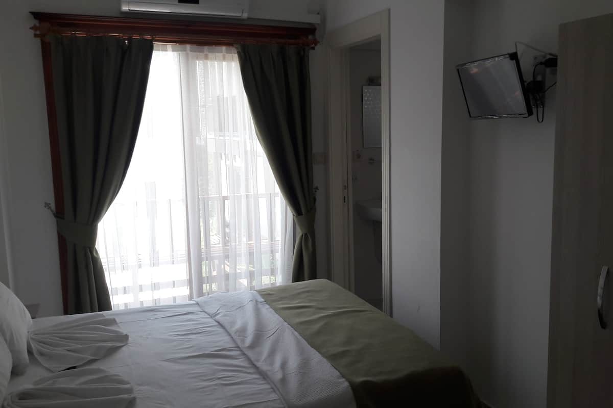 Studio, 1 Double Bed | Free WiFi