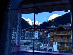 Deluxe Apartment, 2 Bedrooms, Mountain View | Mountain view