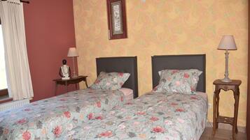 Mökki, 2 makuuhuonetta | 2 makuuhuonetta, ylelliset vuodevaatteet, työpöytÀ, ilmainen Wi-Fi