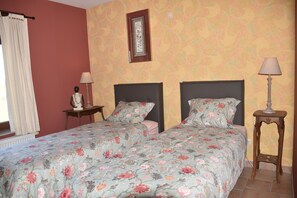 Cottage, 2 Bedrooms | 2 bedrooms, premium bedding, desk, free WiFi - Cozy Holiday Home in Ploegsteert With a Garden (Comines-Warneton)