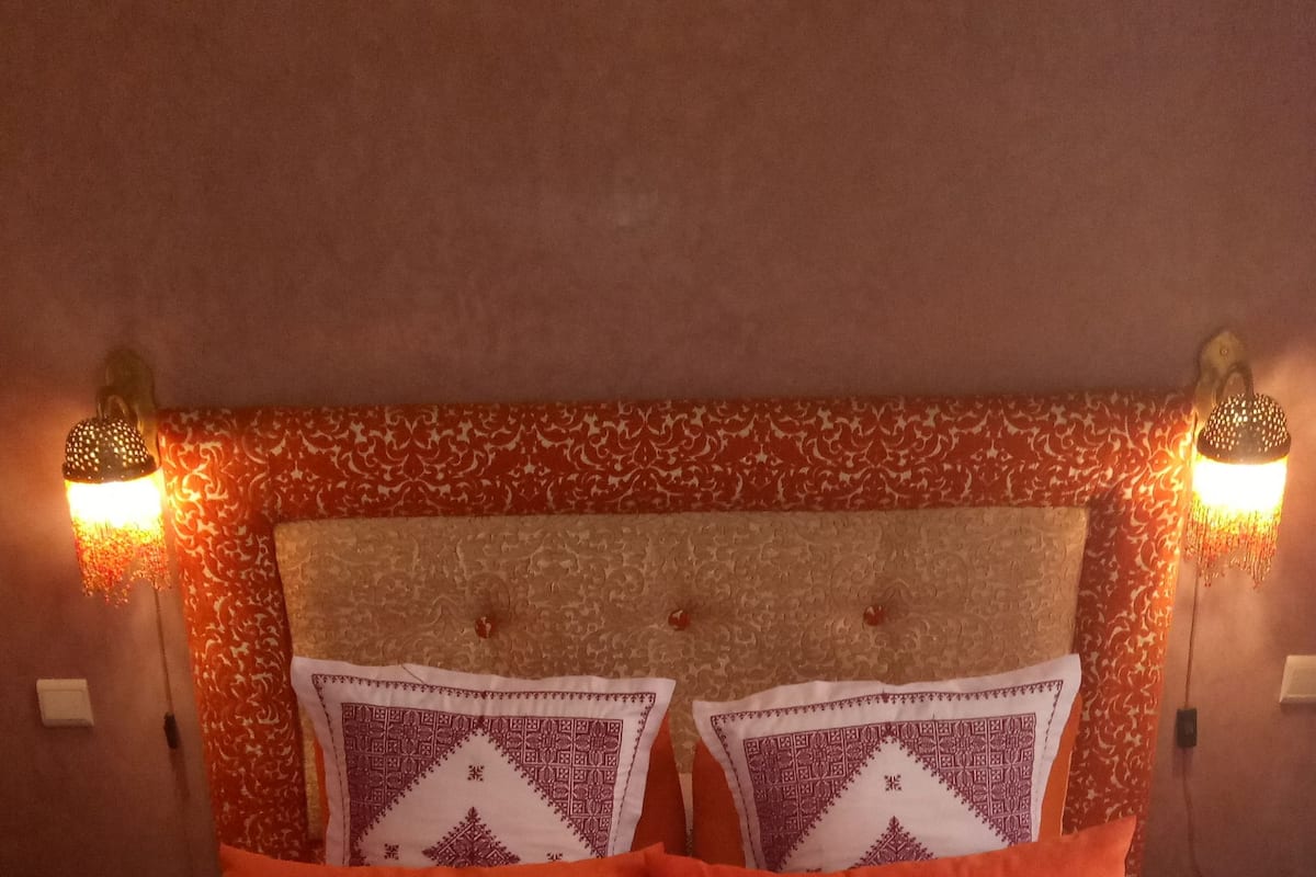 Comfort Room | Individually decorated, individually furnished, desk, blackout drapes