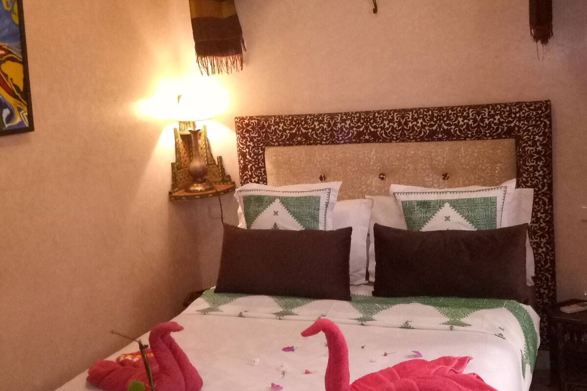 Economy Double Room | Individually decorated, individually furnished, desk, blackout drapes