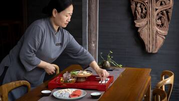 Petit déjeuner, déjeuner et dßner servis sur place