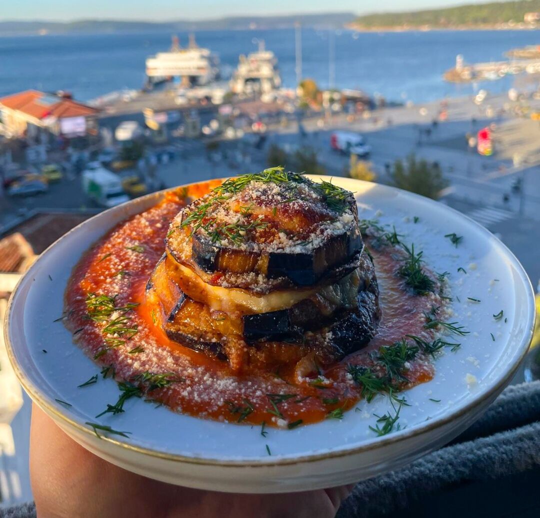 breakfast and dinner served, sea views