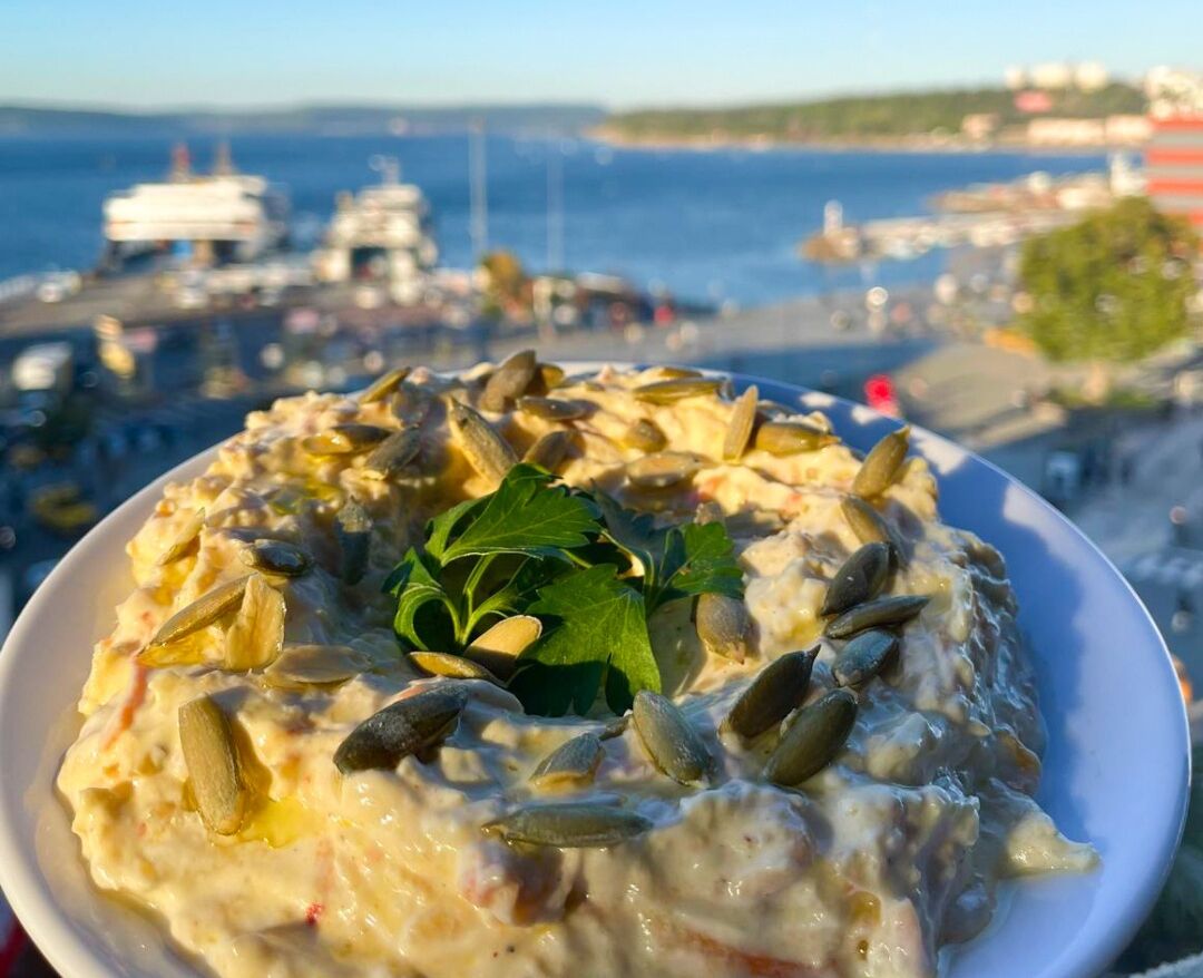 breakfast and dinner served, sea views