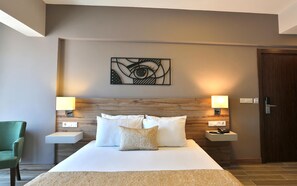 Kamar Superior, pemandangan laut | Seprai premium, minibar, brankas, dan meja kerja