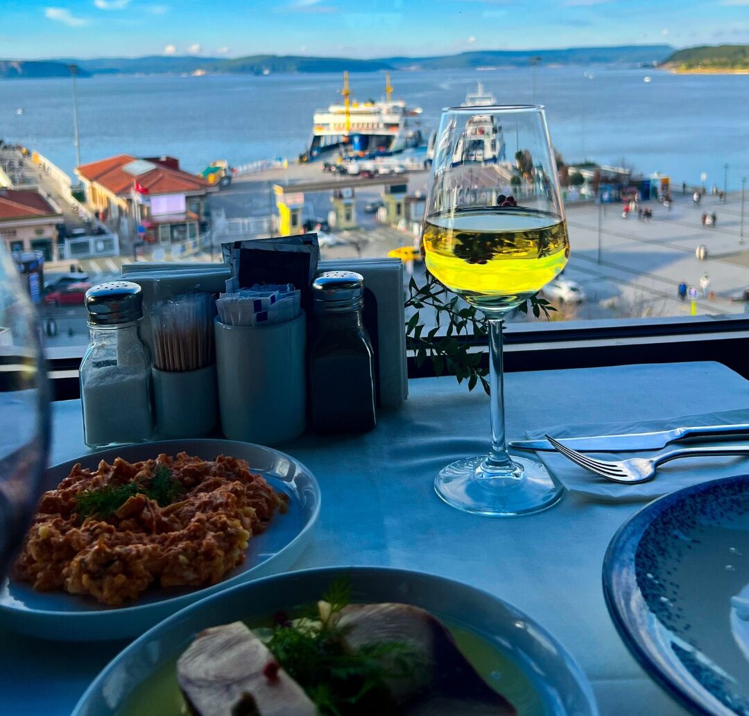 breakfast and dinner served, sea views