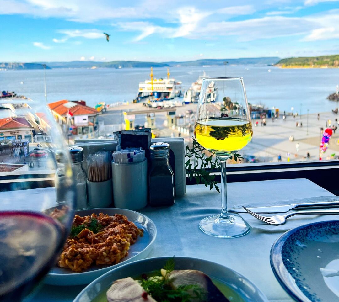 breakfast and dinner served, sea views