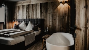 Deluxe Apartment, 3 Bedrooms, Mountain View, Mountainside - Black Eagle Luxury Loft Appartement (Mayrhofen)