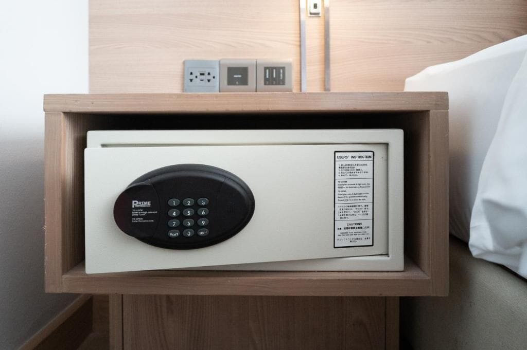 1 bedroom, in-room safe, desk, free wifi