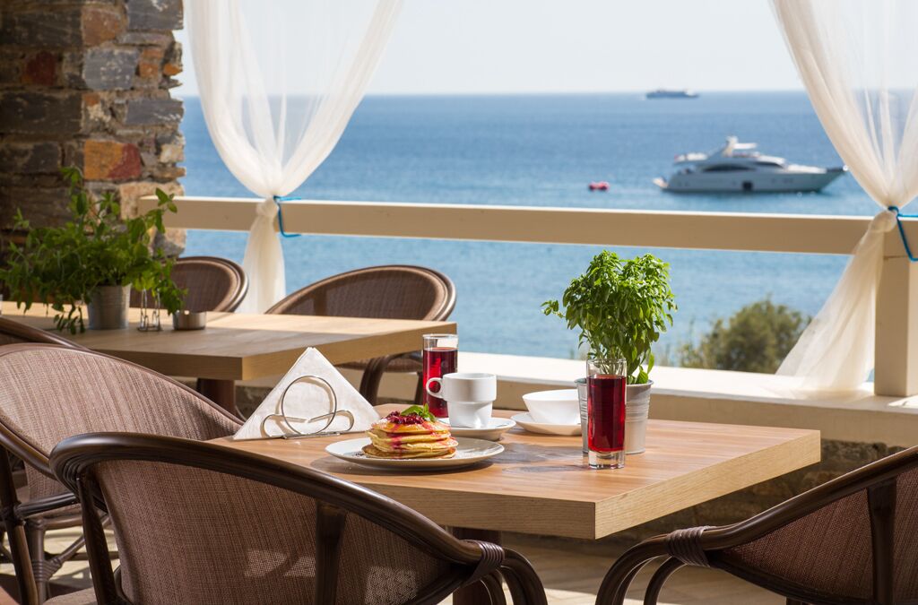 Breakfast, lunch, dinner served; Greek cuisine 