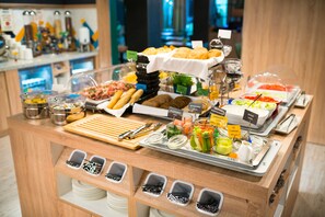 Desayuno bufé gratuito y diario