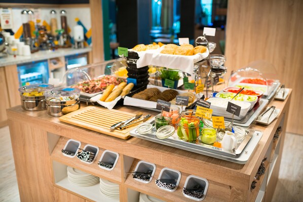 Tägliches inbegriffenes Frühstücksbuffet