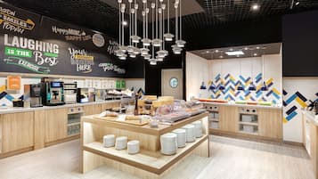 Esmorzar diari d'estil bufet gratuït