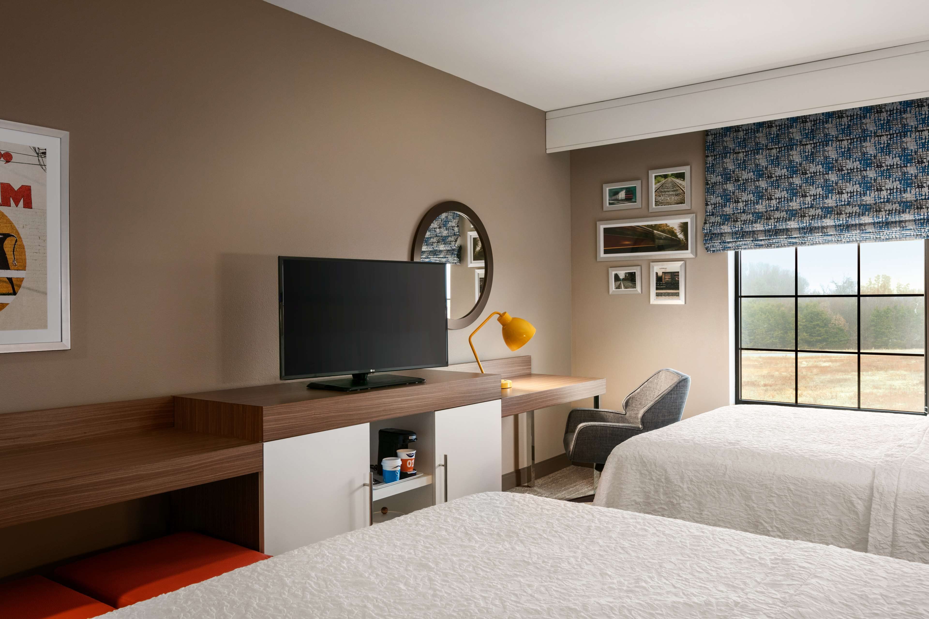 premium bedding, pillow-top beds, in-room safe, desk