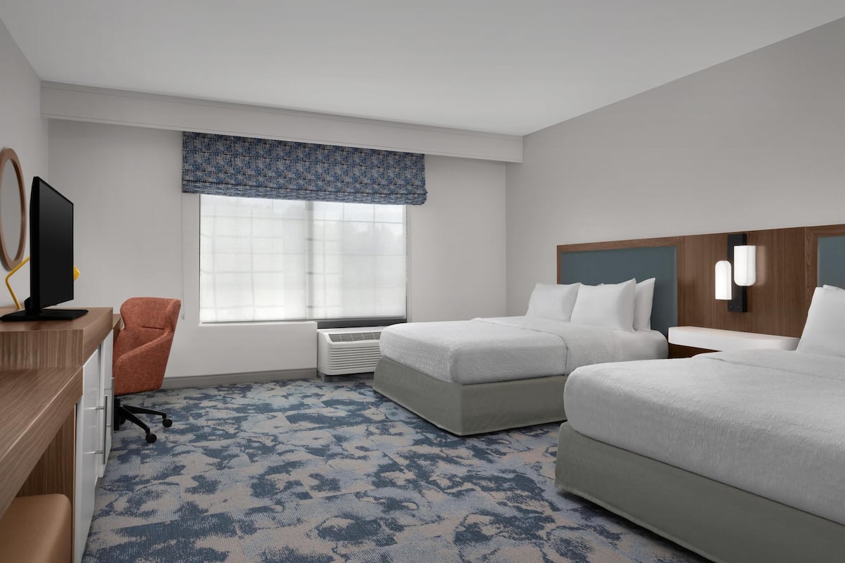 Premium bedding, pillowtop beds, in-room safe, desk