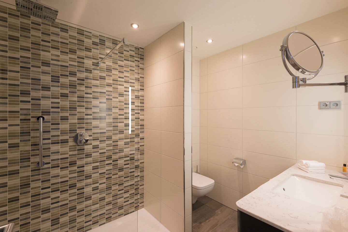 superior room, 1 queen bed, non smoking | bathroom | shower, free toiletries, hair dryer, towels