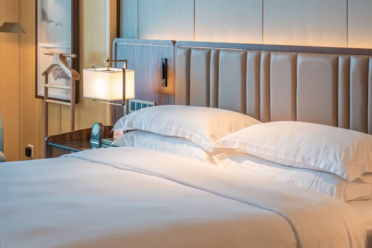 minibar, in-room safe, desk, soundproofing