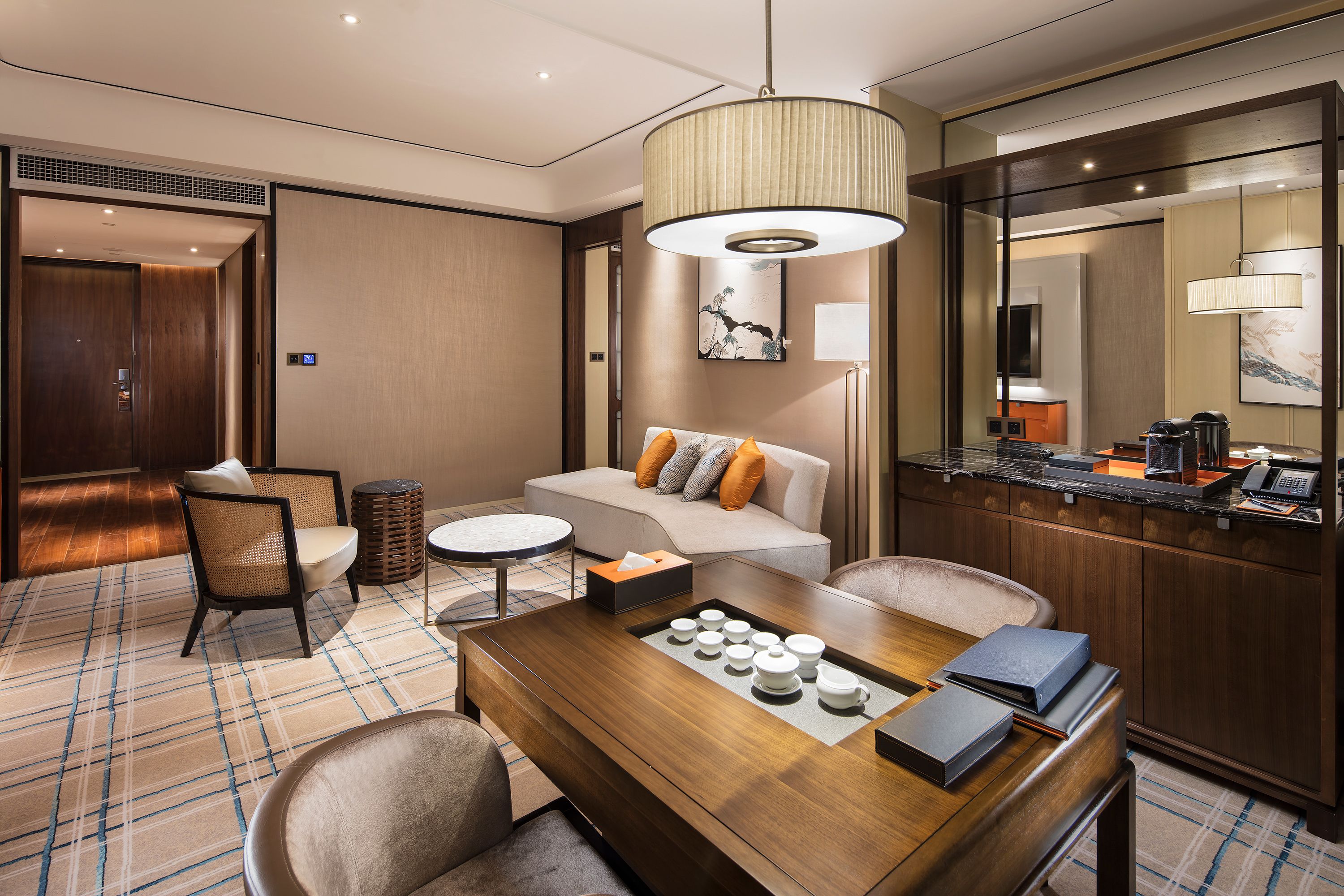 suite, 1 bedroom | living room | lcd tv, toys