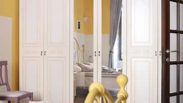 Habitació quàdruple estàndard, 1 llit de matrimoni i sofà llit, bany privat | Equipament de l'habitació