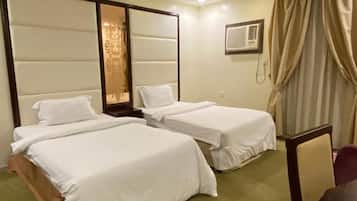 Frette Italian sheets, premium bedding, free minibar, in-room safe