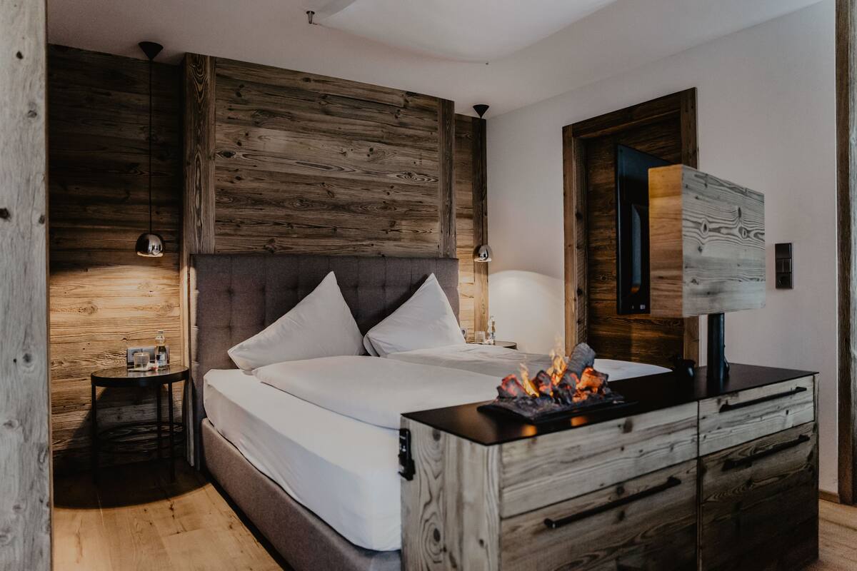 Studio, Bergblick | Hochwertige Bettwaren, Daunenbettdecken, individuell eingerichtet