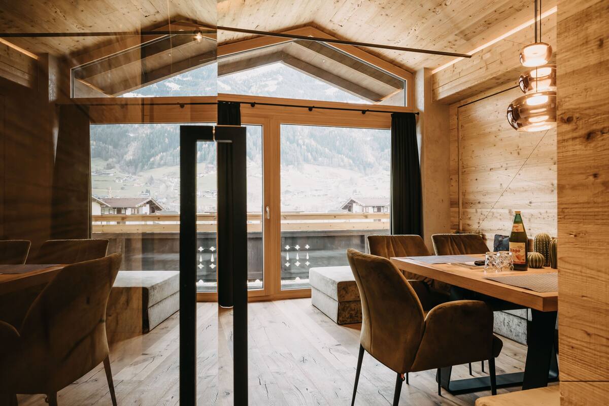 Deluxe-Penthouse, 3 Schlafzimmer, Küche, Talblick | Wohnbereich