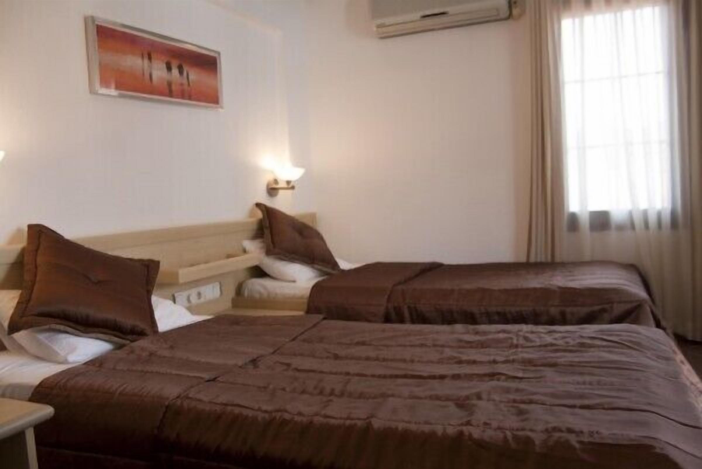 standard double or twin room | desk, free wifi