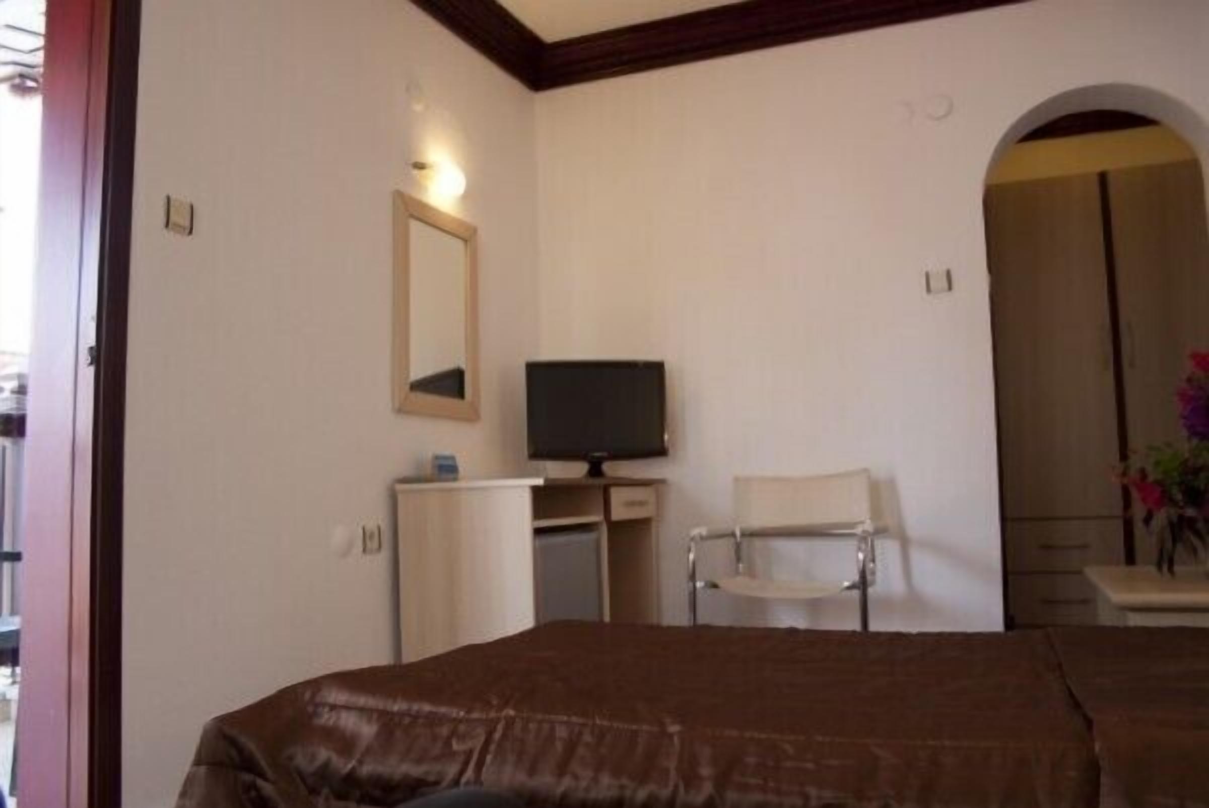 standard double or twin room | desk, free wifi