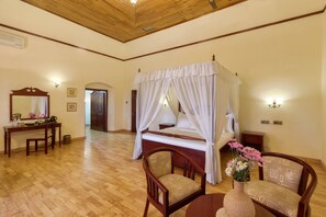 尊尚套房, 多張床 | 1 間睡房、高級寢具、房內夾萬、書桌