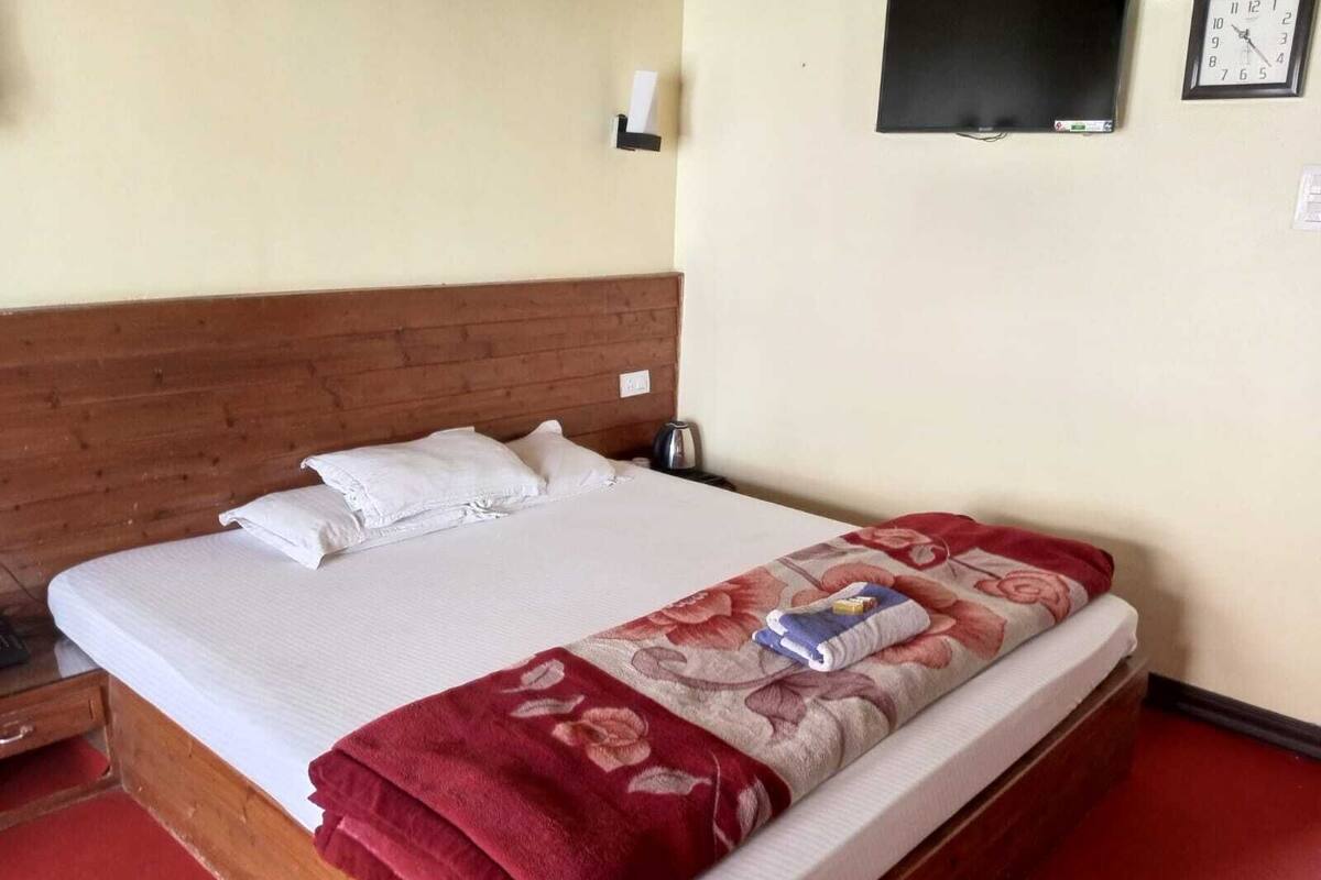 Basic Double Room, 1 Bedroom | Memory foam beds, individually furnished, free WiFi, bed sheets
