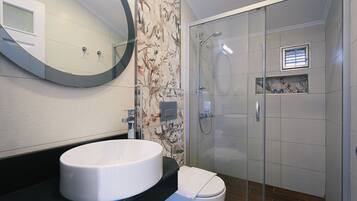 Double Room, Sea View | Premium bedding, minibar, laptop workspace, free WiFi