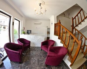 Lobby - Ala Hotel (Ula)