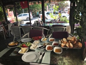 Restaurant - Ala Hotel (Ula)