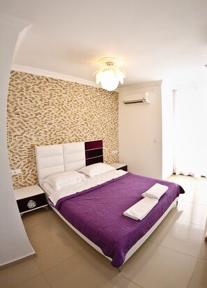Standard Twin Room | Premium bedding, minibar, laptop workspace, free WiFi - Ala Hotel (Ula)