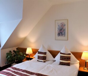 Superior Double or Twin Room | Minibar, in-room safe, desk, soundproofing - Hotel Neckarlux (Heidelberg)