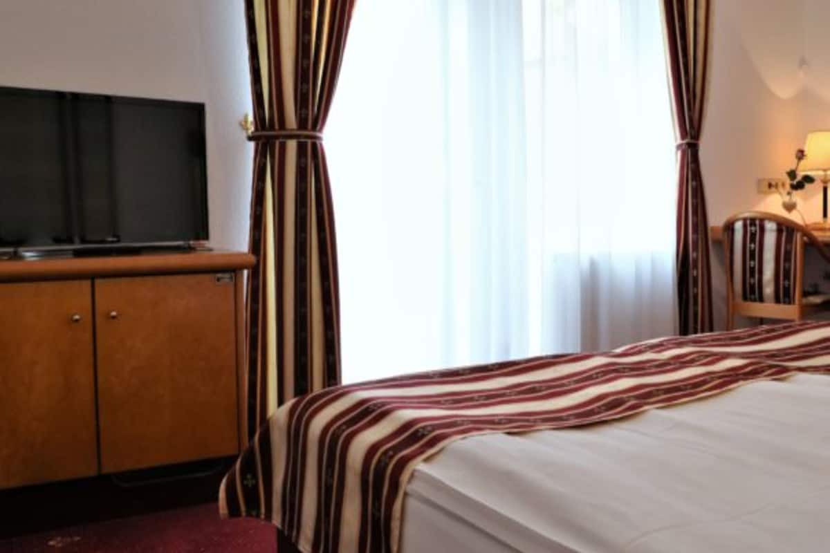 Minibar, in-room safe, desk, soundproofing