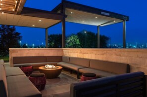 Terrace/patio - Home2 Suites Florence/Cincinnati Airport South, KY (Florence)