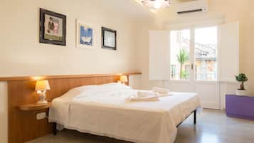 Suíte luxo | Frigobar, quartos à prova de som, Wi-Fi de cortesia, roupa de cama