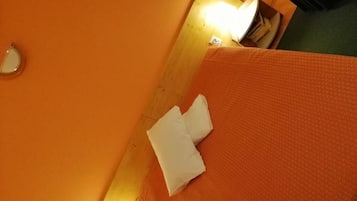 Desk, free rollaway beds, free WiFi, bed sheets